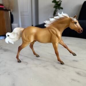 Breyer horse classic freedom 2007 walmart special run QH palomino stallion